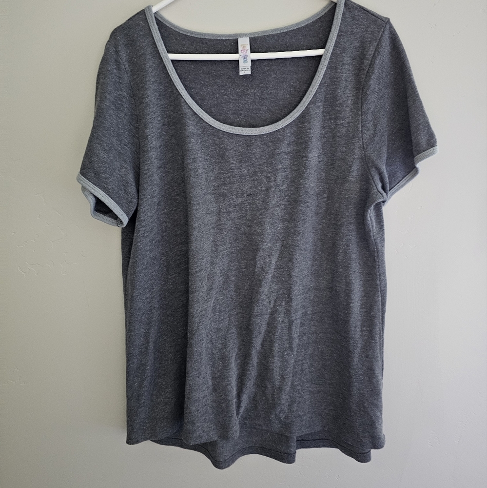 Grey te shirt